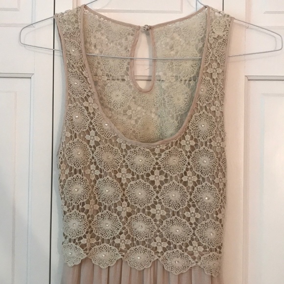 Nude maxi dress with open back - Picture 2 of 4